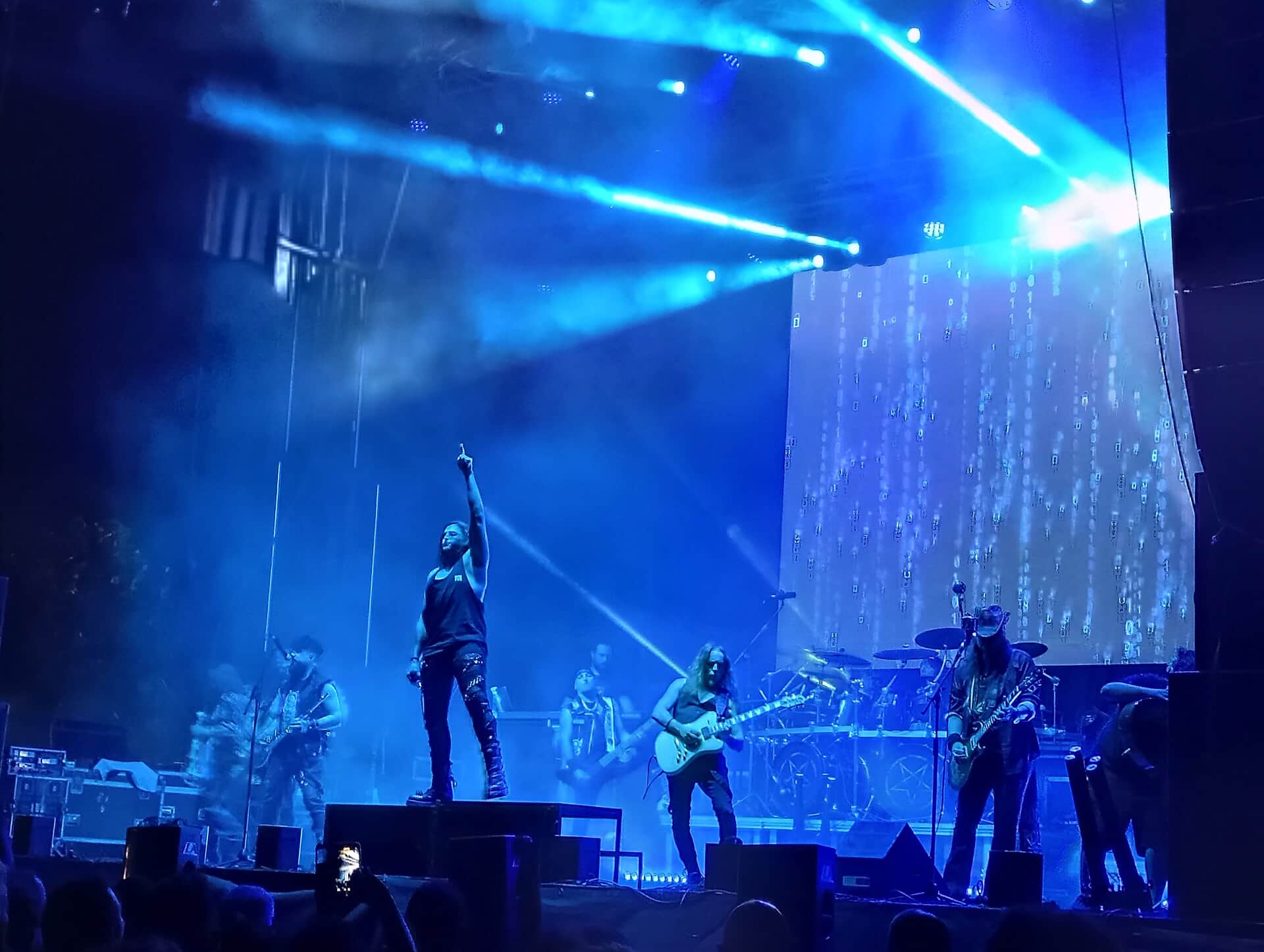 Mägo de Oz durante un concierto en julio de 2025